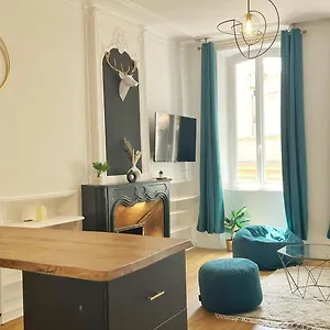 https://grand-cosy-family-stay-centre-historique.aixenprovencehotels.org